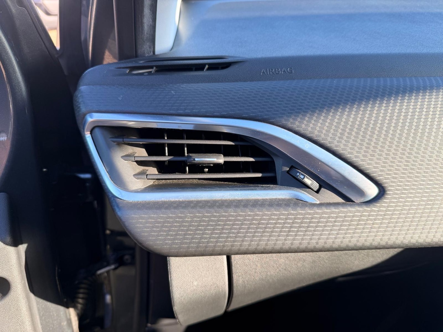 Used Peugeot 208 2017 for sale - 77097674: Photo 49