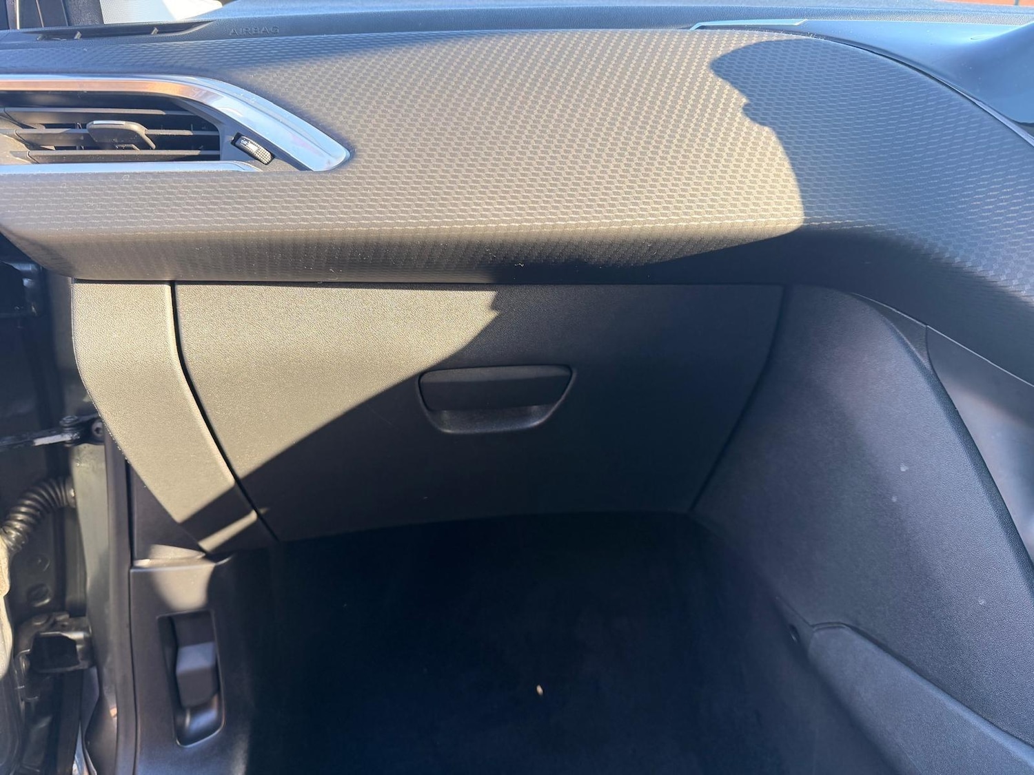 Used Peugeot 208 2017 for sale - 77097674: Photo 52