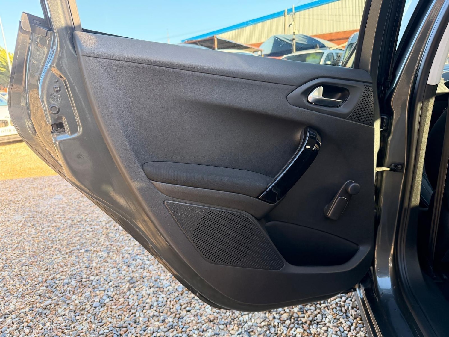 Used Peugeot 208 2017 for sale - 77097674: Photo 55