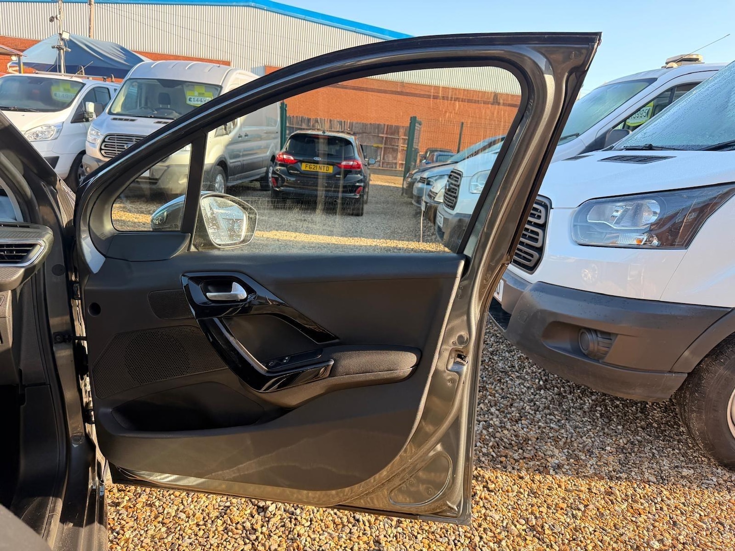 Used Peugeot 208 2017 for sale - 77097674: Photo 65