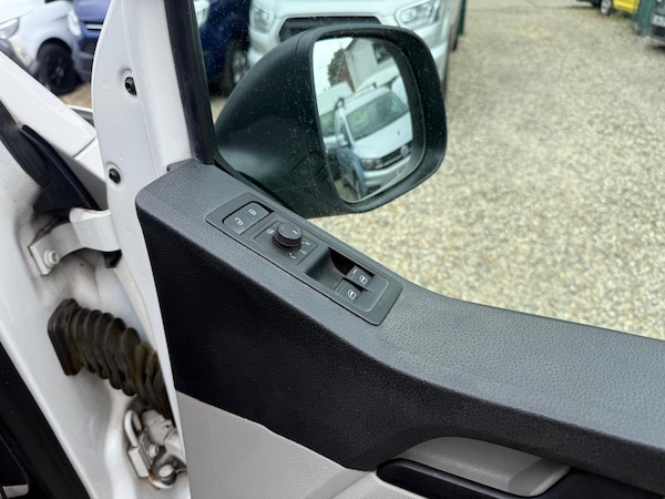 Used Volkswagen Transporter 2018 for sale - 74768596: Photo 22