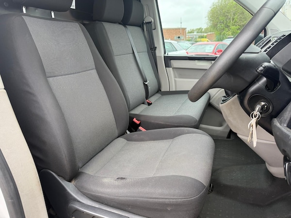 Used Volkswagen Transporter 2018 for sale - 74768596: Photo 24