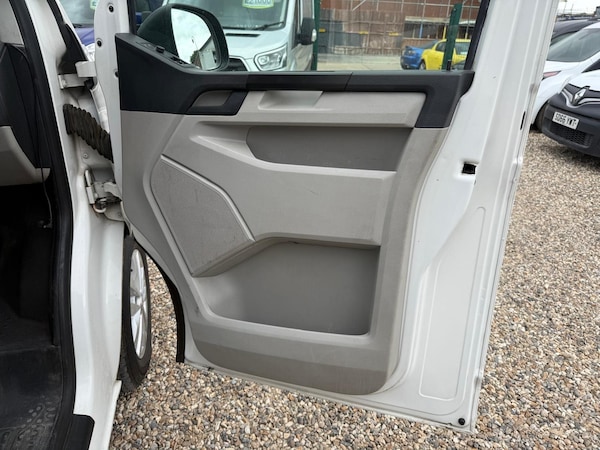 Used Volkswagen Transporter 2018 for sale - 74768596: Photo 25