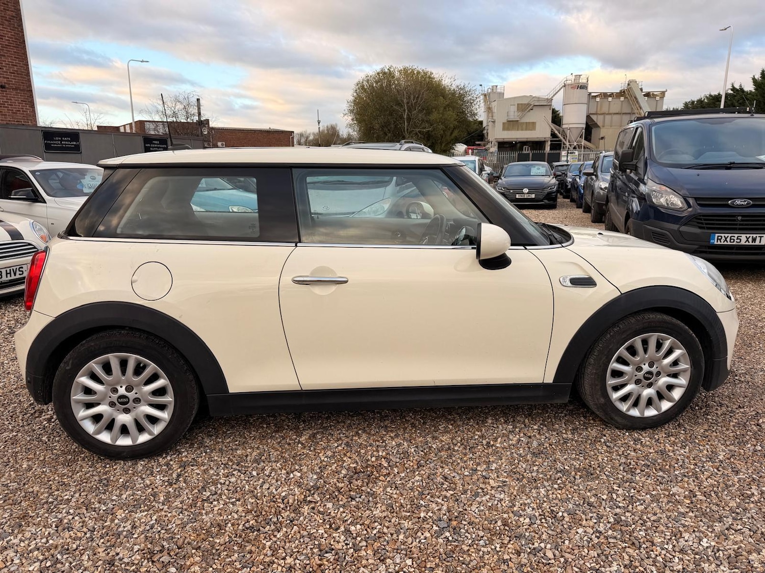 Used MINI Hatch 2014 for sale - 76997335: Photo 8