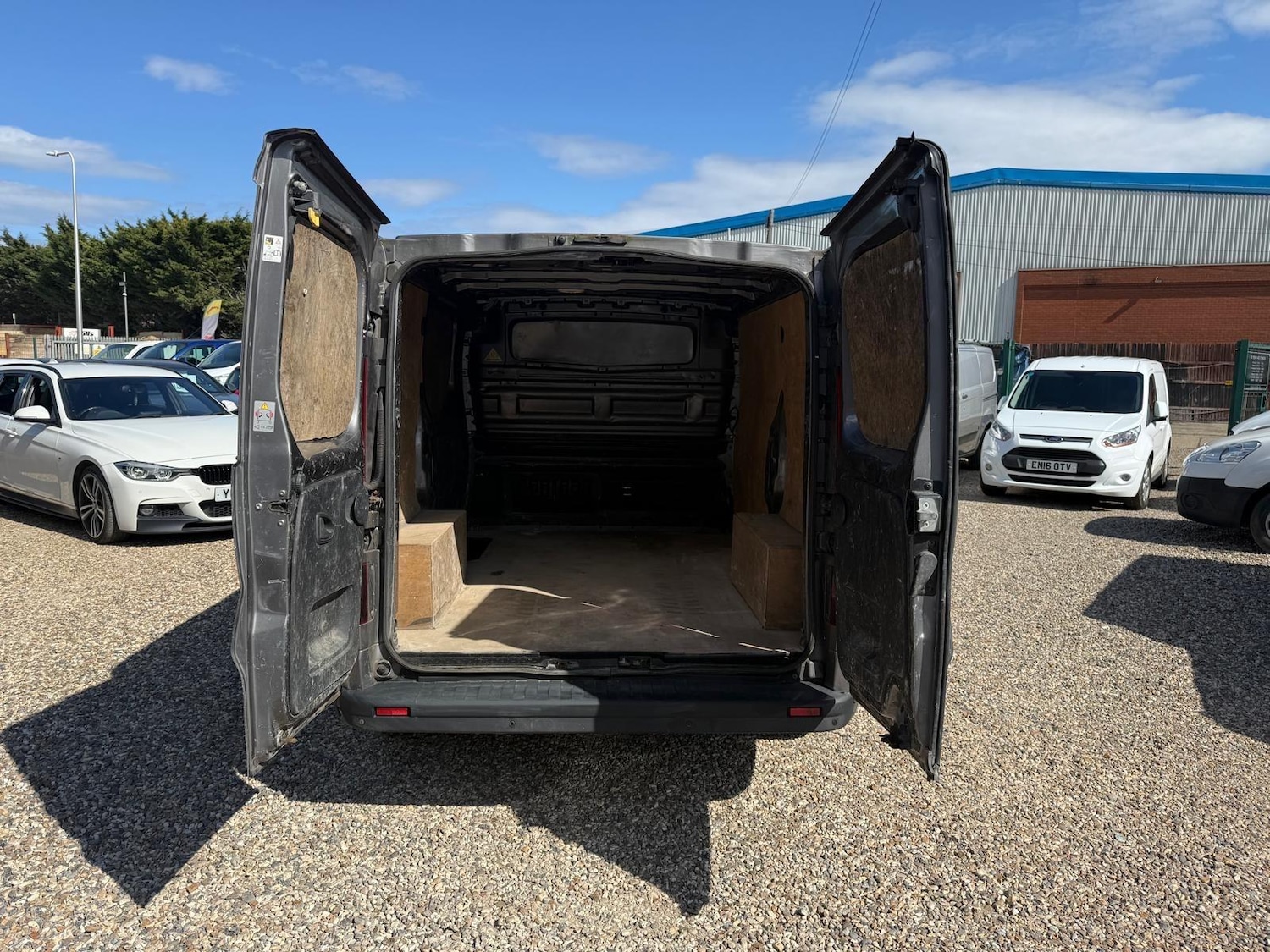 Used Vauxhall Vivaro 2015 for sale - 78086586: Photo 9