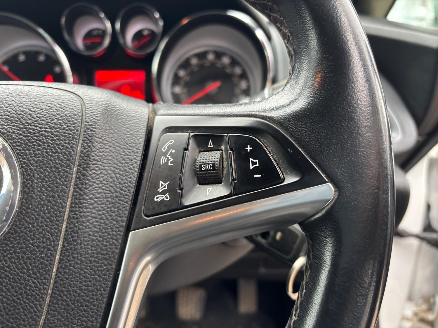 Used Vauxhall Astra GTC 2015 for sale - 77440166: Photo 40