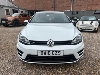 Used Volkswagen Golf 2016 for sale - 76991760: Photo