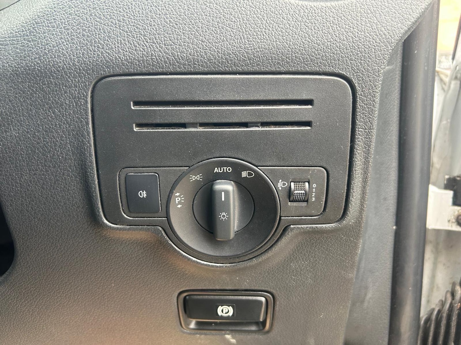 Used Mercedes-Benz Vito 2015 for sale - 76997751: Photo 49