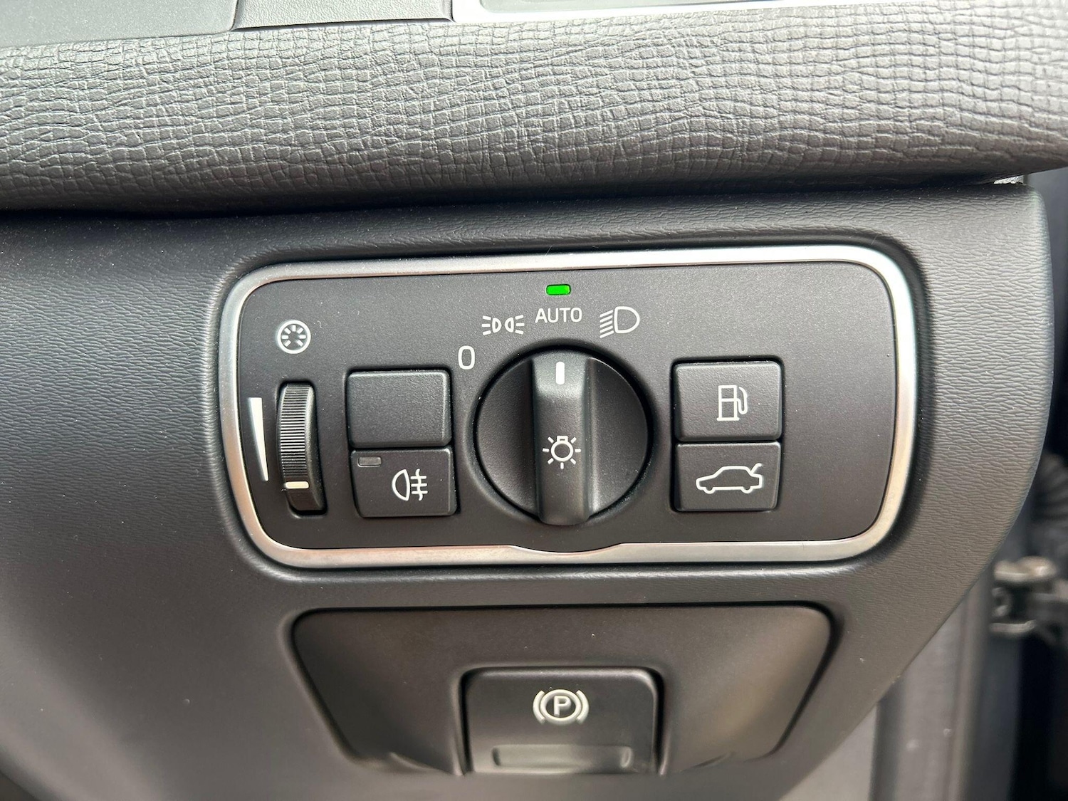 Used Volvo XC60 2015 for sale - 76987826: Photo 21