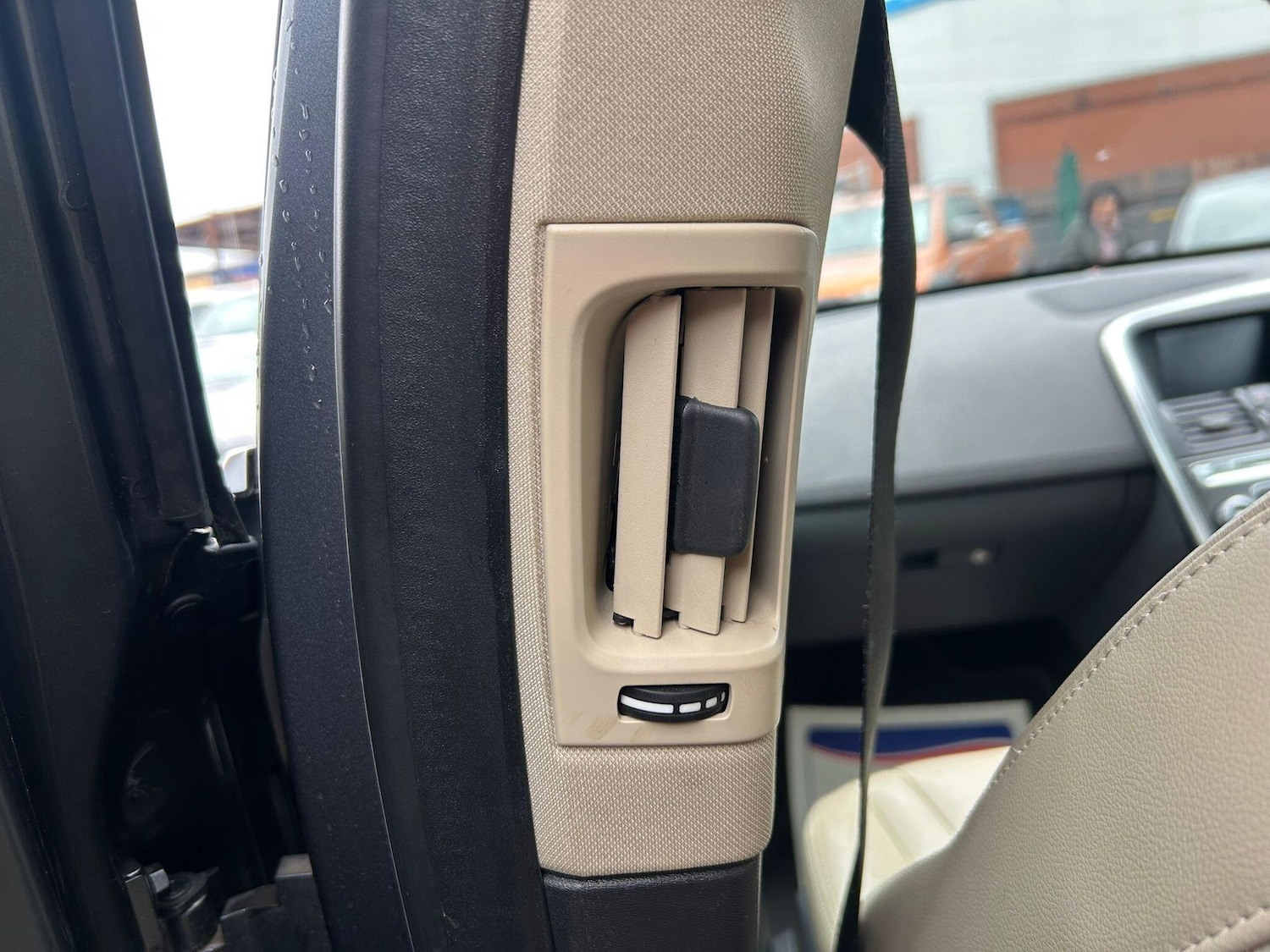 Used Volvo XC60 2015 for sale - 76987826: Photo 51