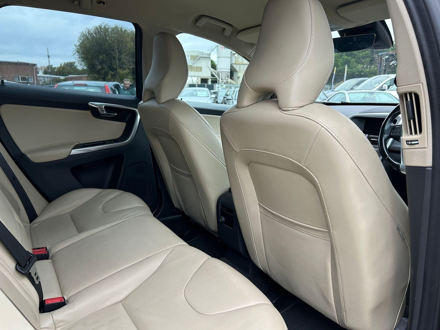 Used Volvo XC60 2015 for sale - 76987826: Photo 62