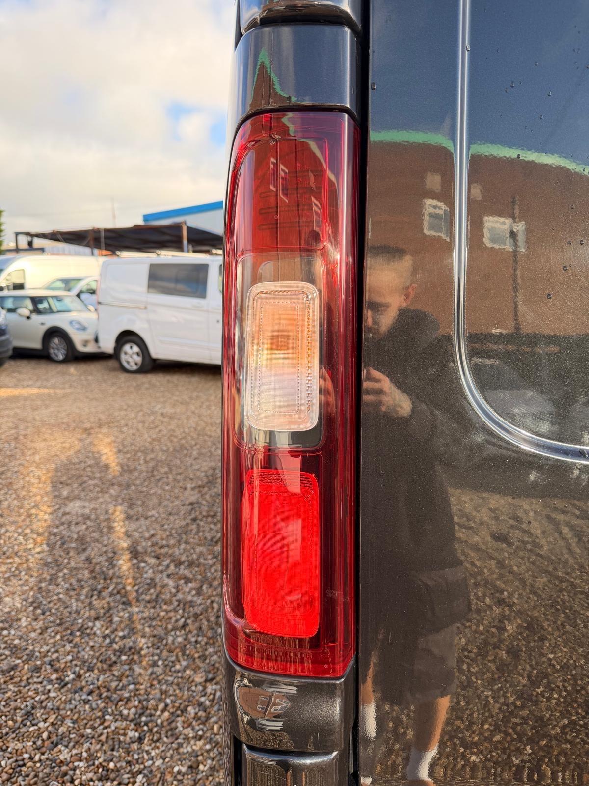 Used Vauxhall Vivaro 2017 for sale - 76573229: Photo 75
