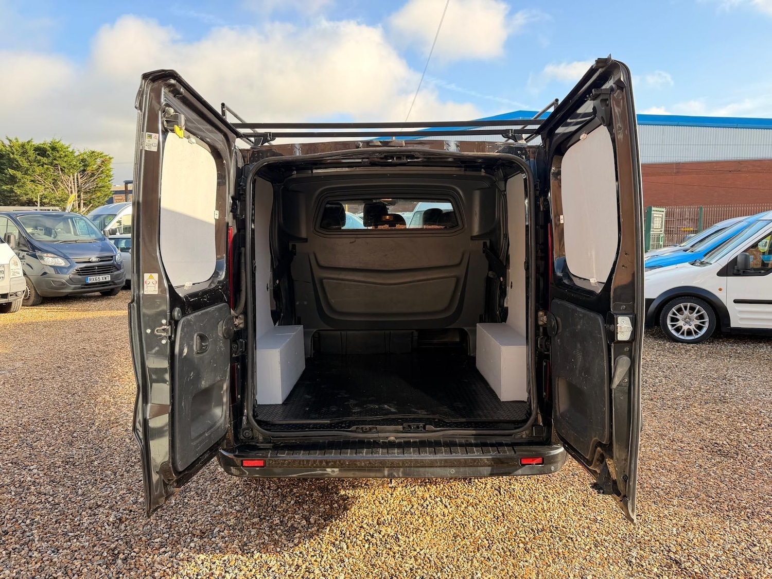 Used Vauxhall Vivaro 2017 for sale - 76573229: Photo 9