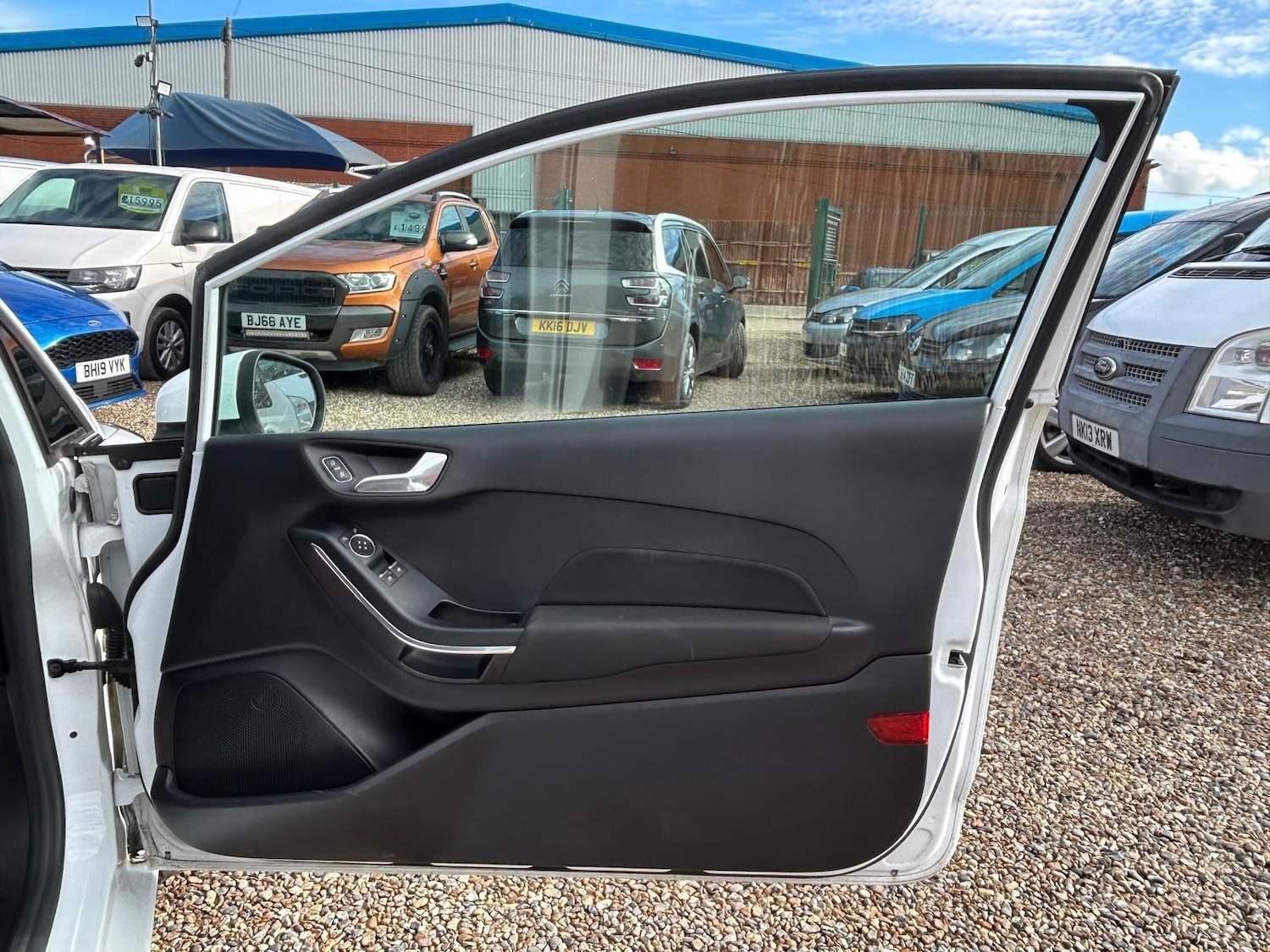 Used Ford Fiesta 2017 for sale - 76371476: Photo 34