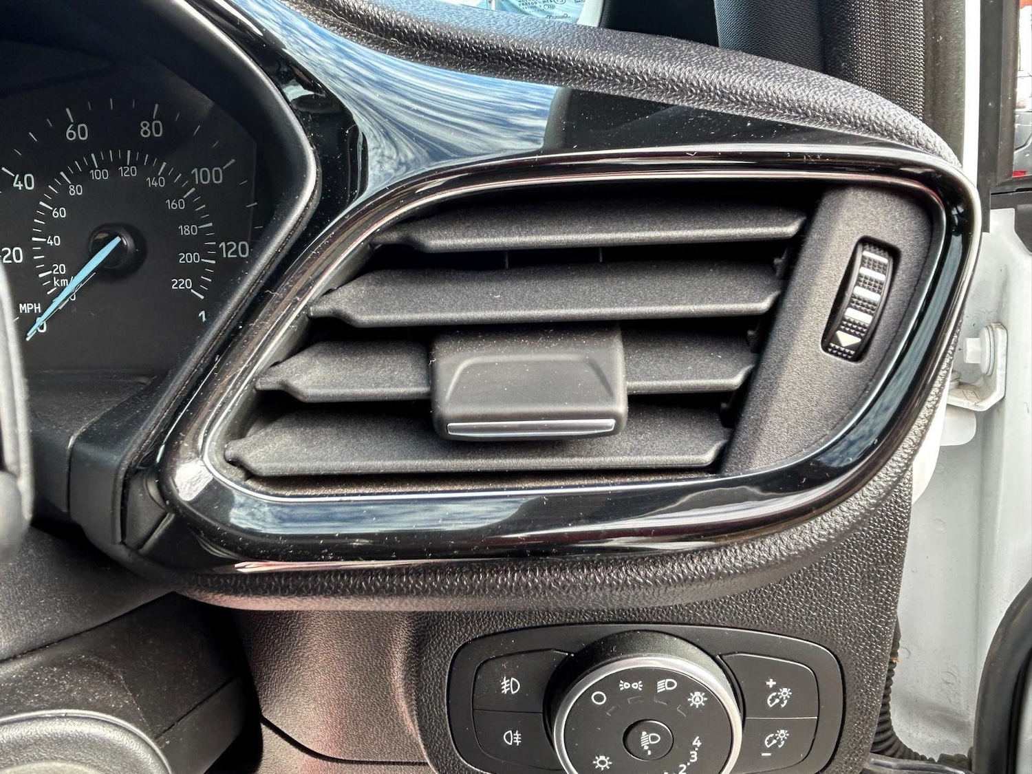 Used Ford Fiesta 2017 for sale - 76371476: Photo 64