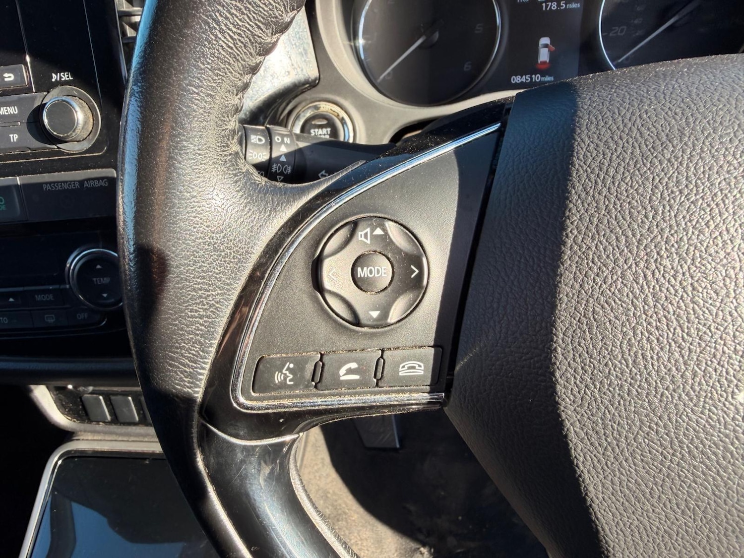 Used Mitsubishi Outlander 2017 for sale - 76728209: Photo 24