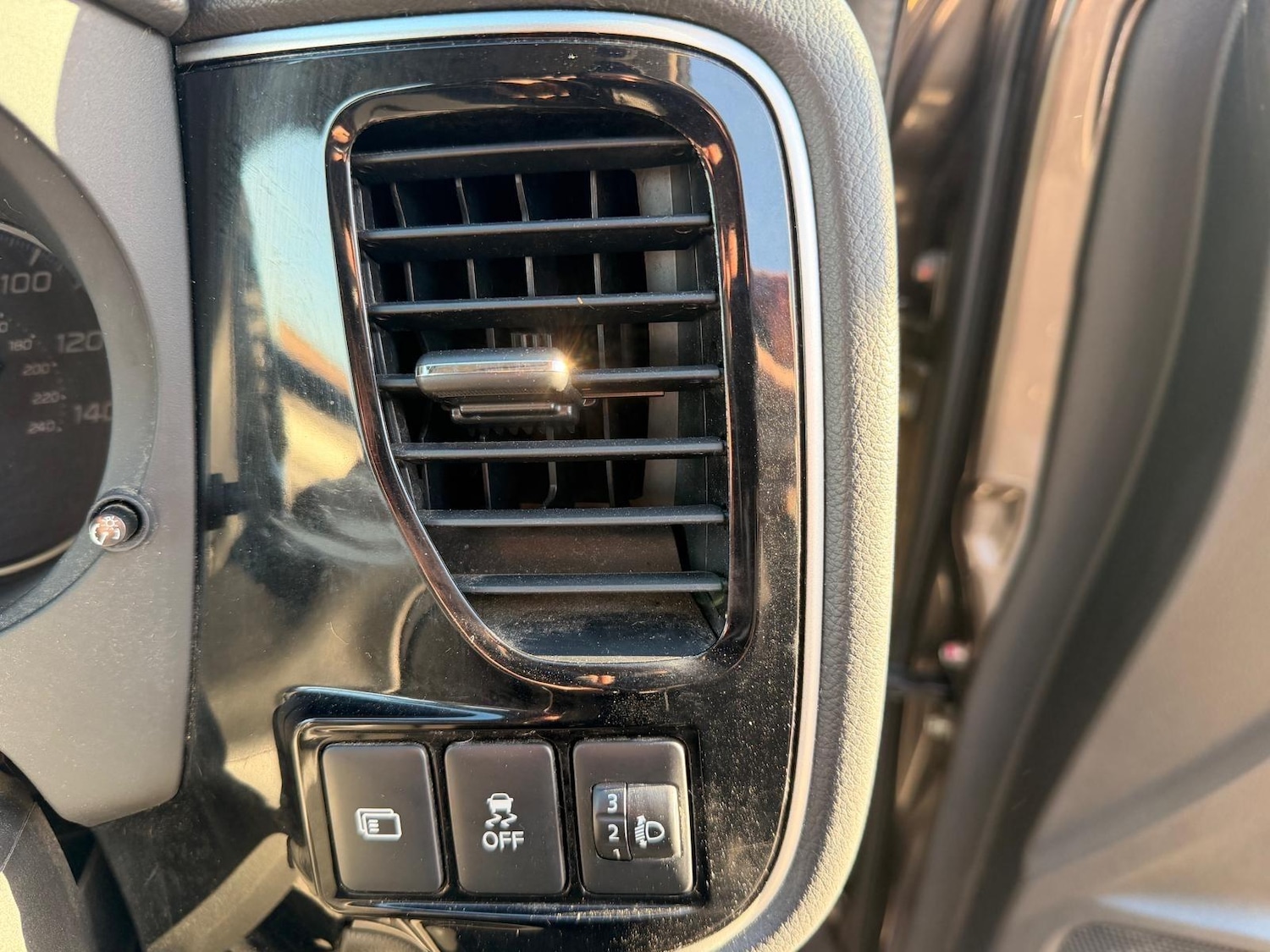 Used Mitsubishi Outlander 2017 for sale - 76728209: Photo 66