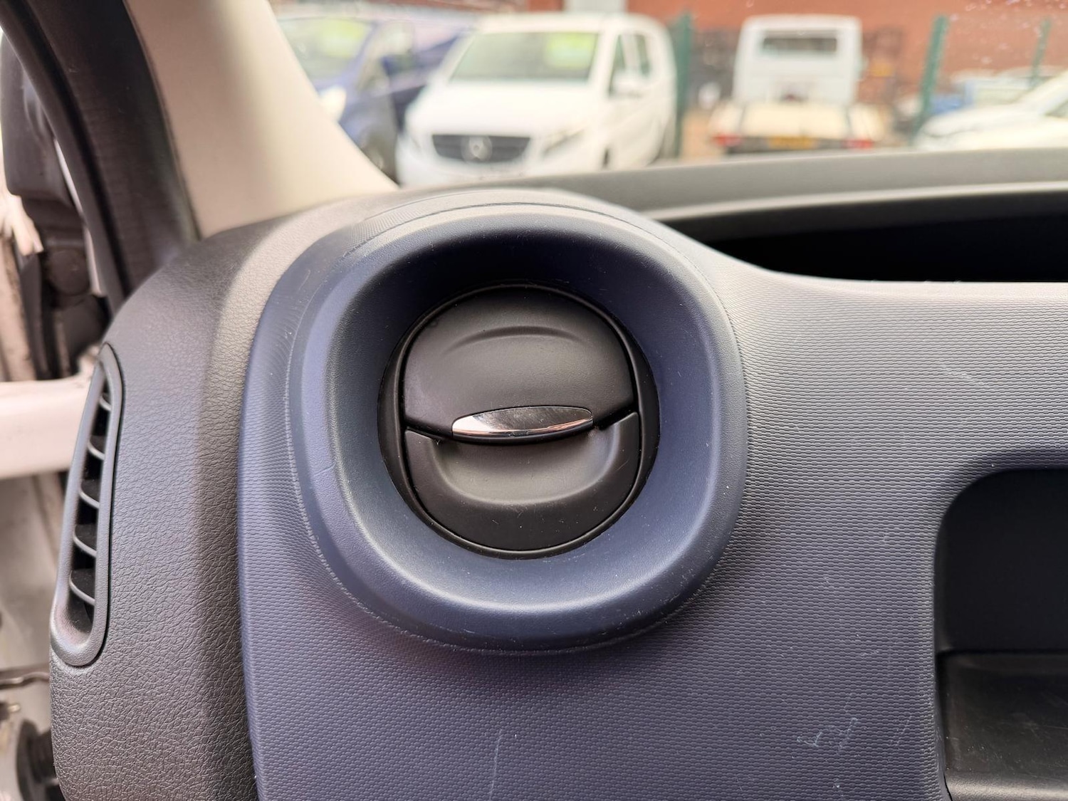 Used Vauxhall Vivaro 2015 for sale - 77478755: Photo 63