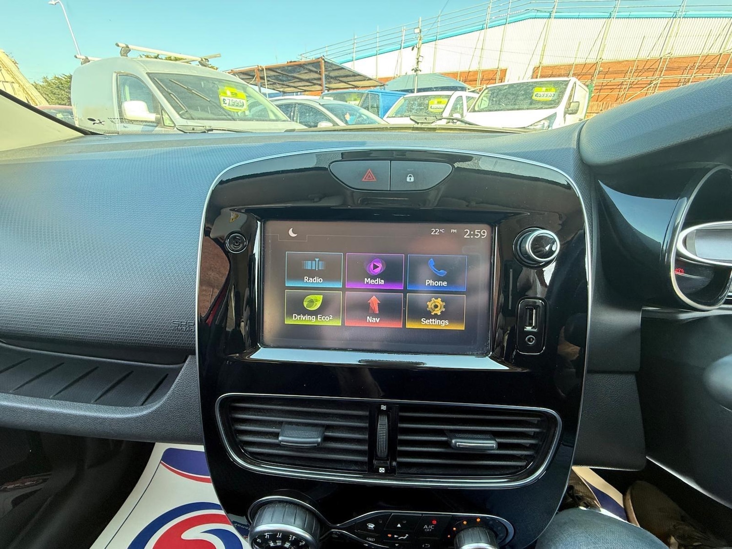 Used Renault Clio 2018 for sale - 76991153: Photo 16