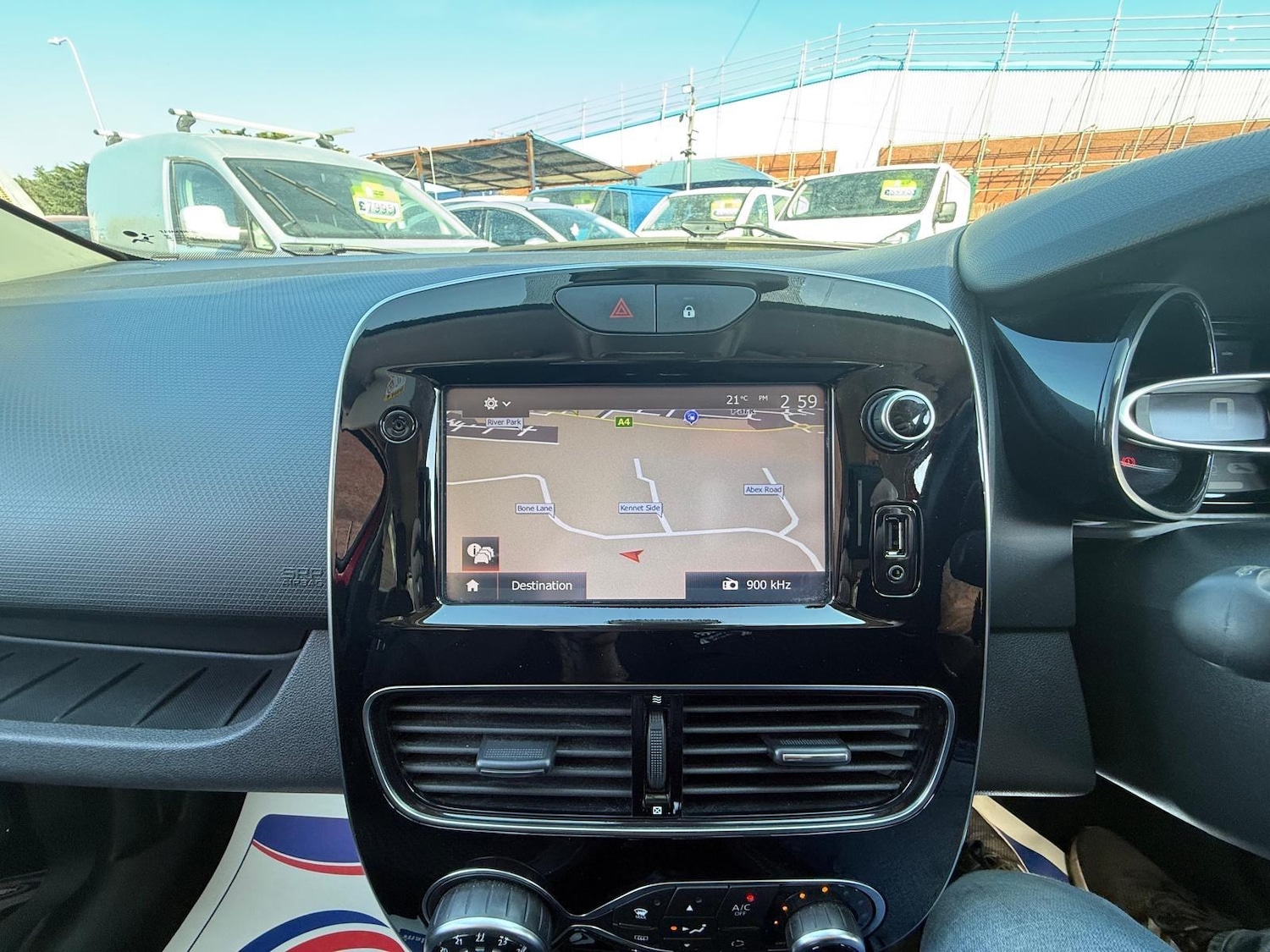 Used Renault Clio 2018 for sale - 76991153: Photo 17