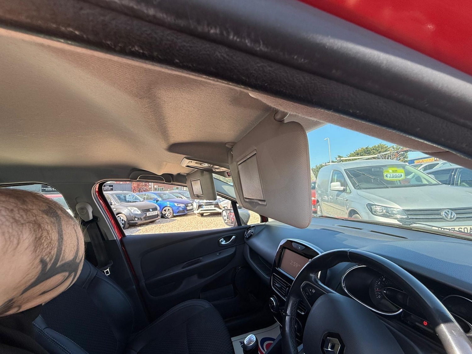 Used Renault Clio 2018 for sale - 76991153: Photo 24