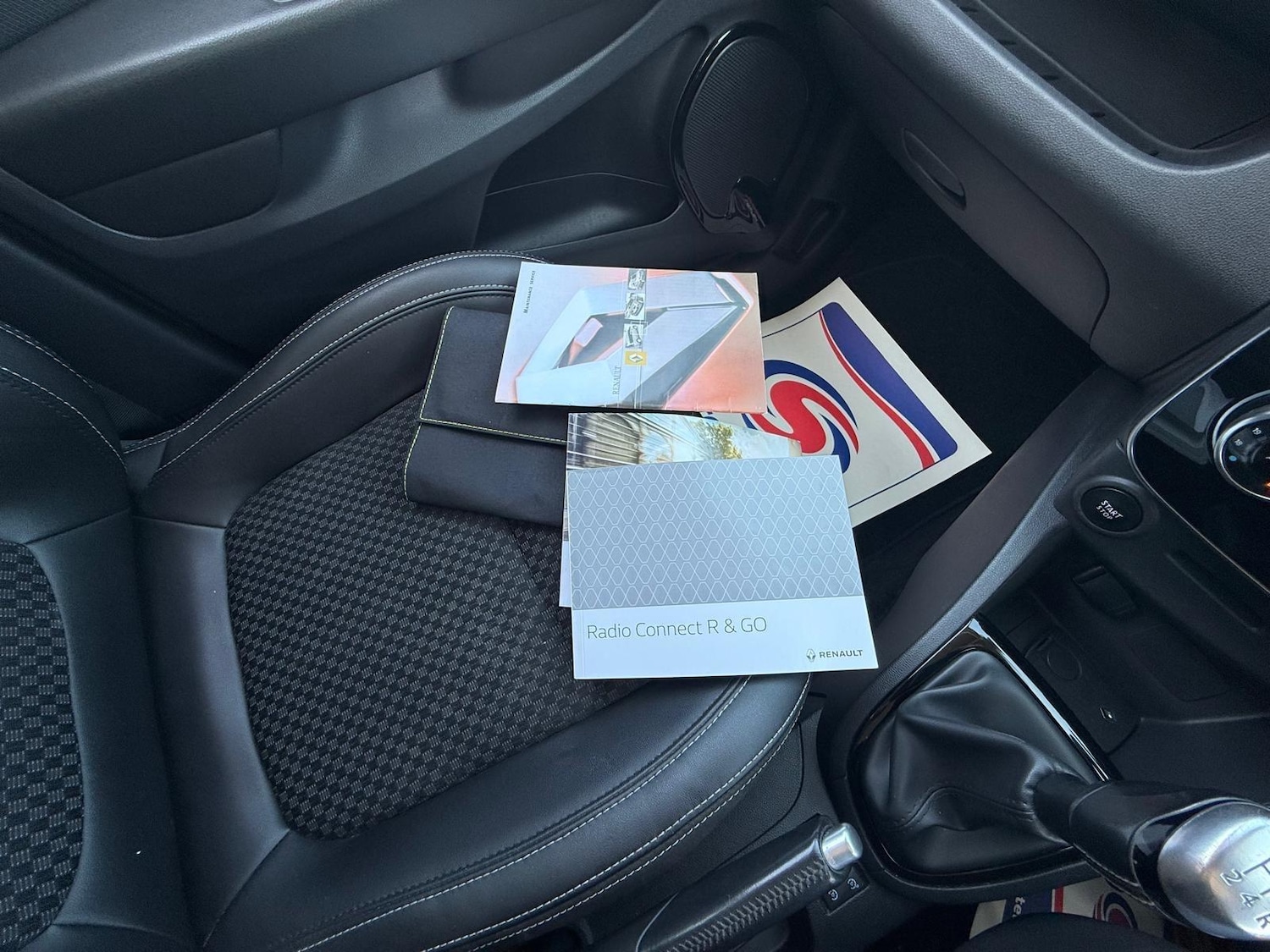 Used Renault Clio 2018 for sale - 76991153: Photo 25