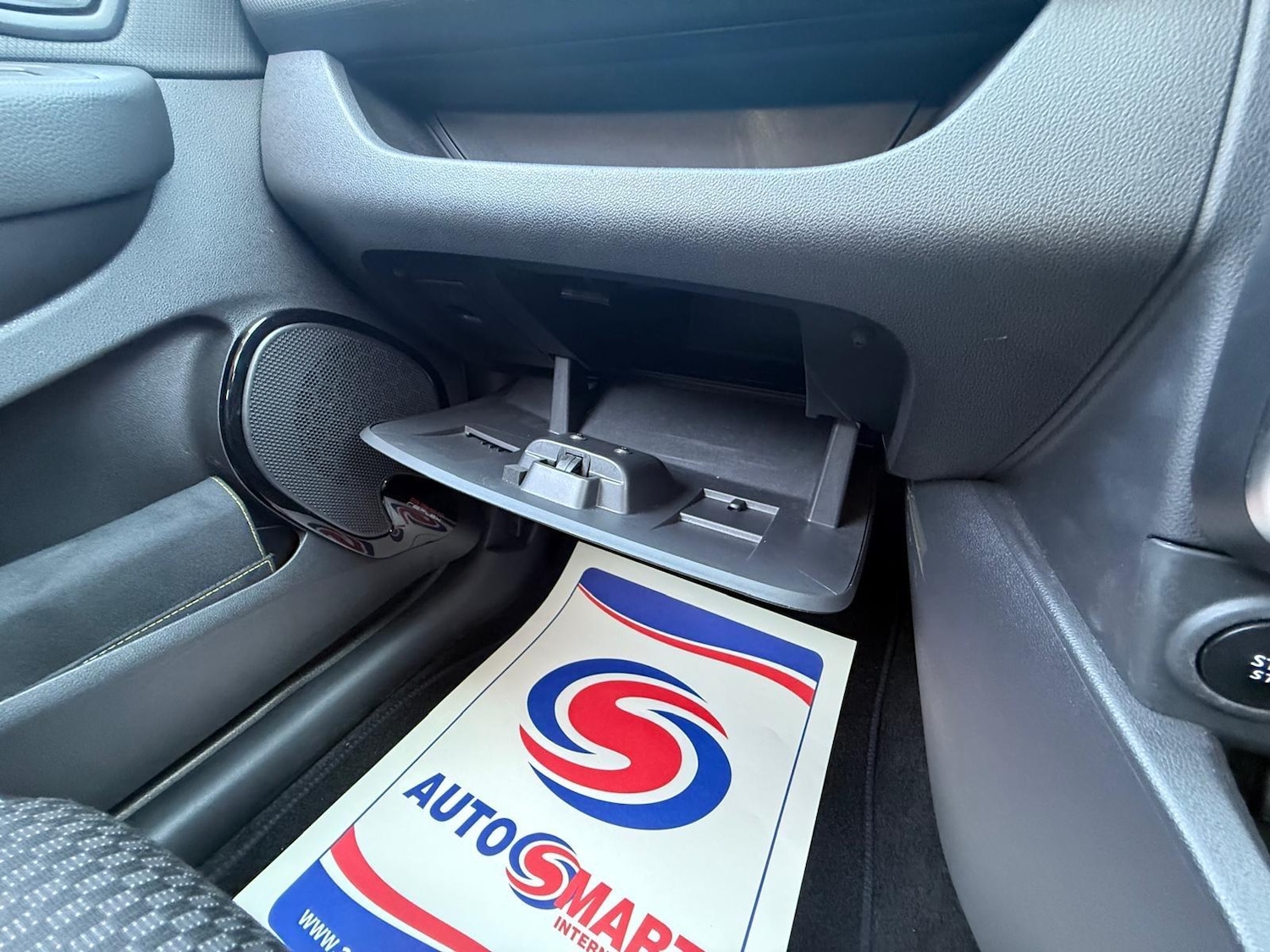 Used Renault Clio 2018 for sale - 76991153: Photo 32