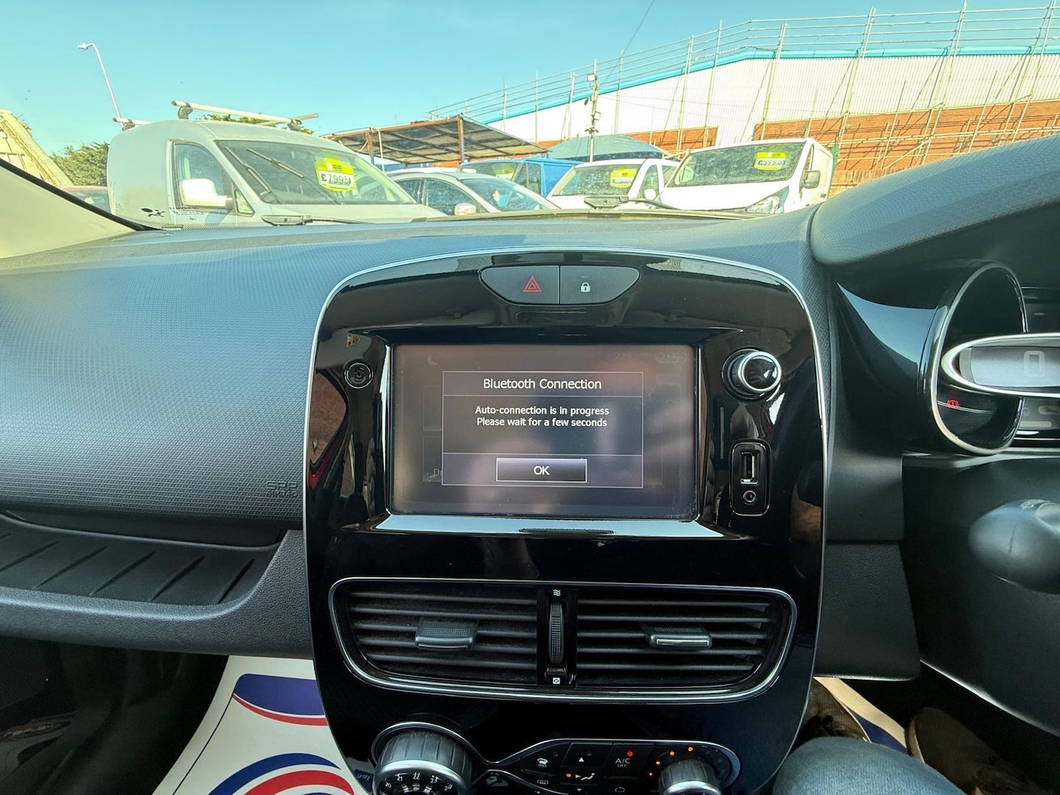 Used Renault Clio 2018 for sale - 76991153: Photo 34