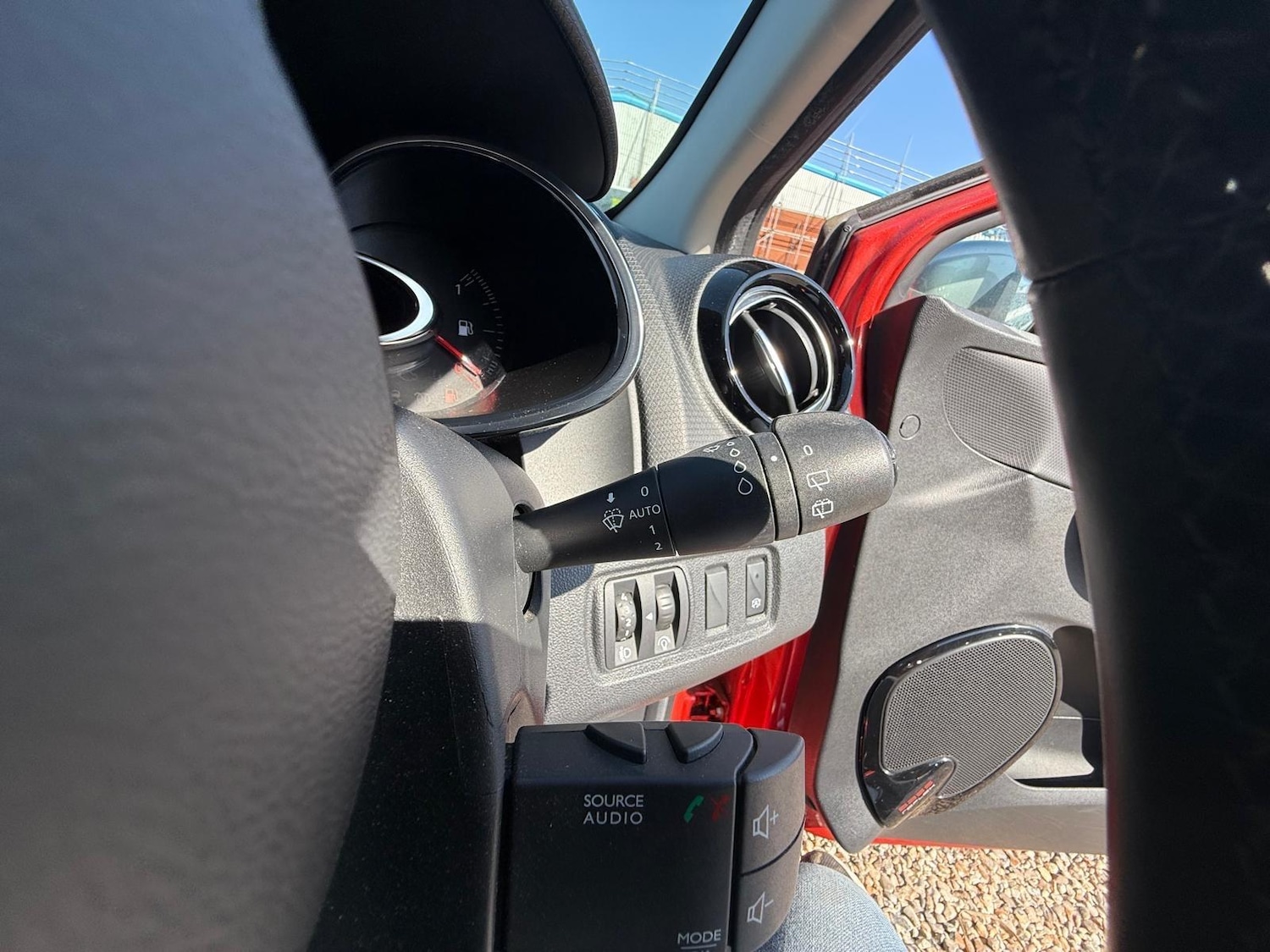 Used Renault Clio 2018 for sale - 76991153: Photo 40