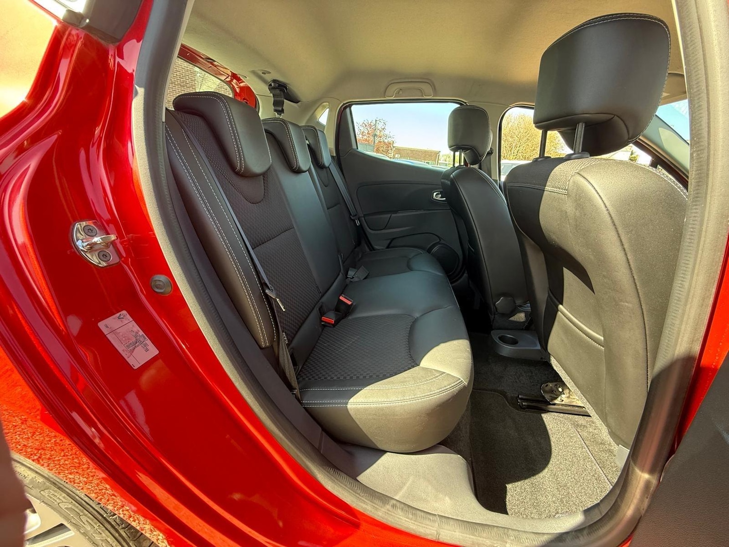 Used Renault Clio 2018 for sale - 76991153: Photo 49