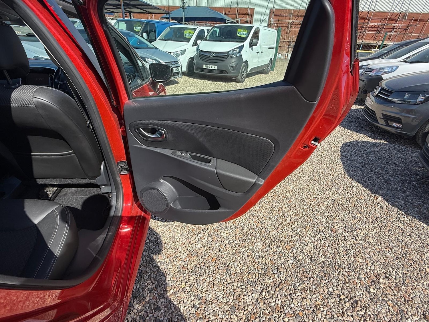 Used Renault Clio 2018 for sale - 76991153: Photo 51