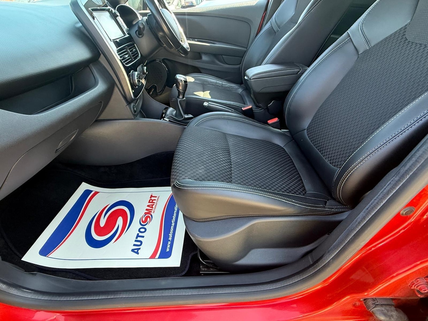 Used Renault Clio 2018 for sale - 76991153: Photo 54