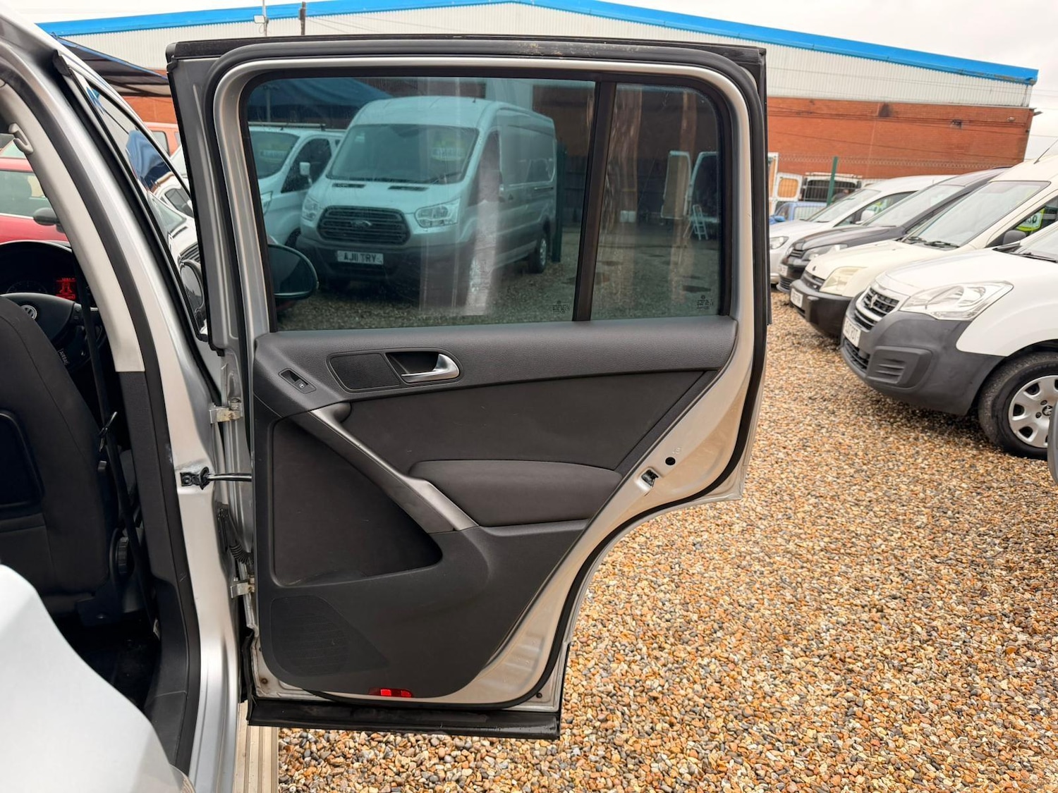 Used Volkswagen Tiguan 2008 for sale - 77908539: Photo 32