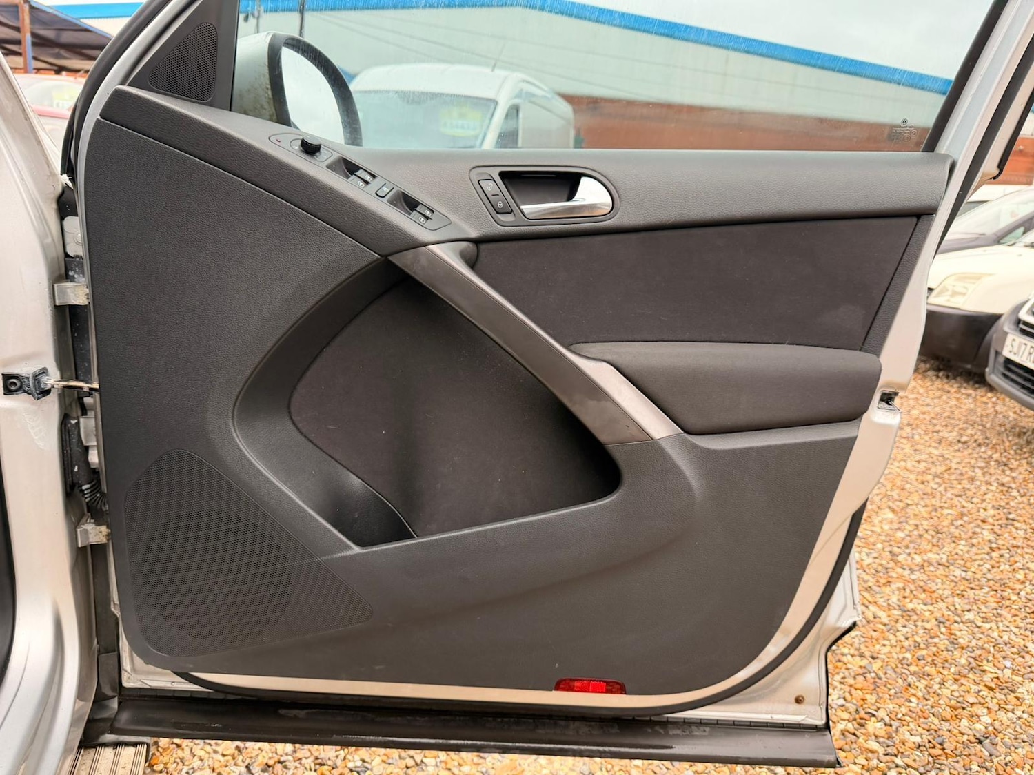 Used Volkswagen Tiguan 2008 for sale - 77908539: Photo 62