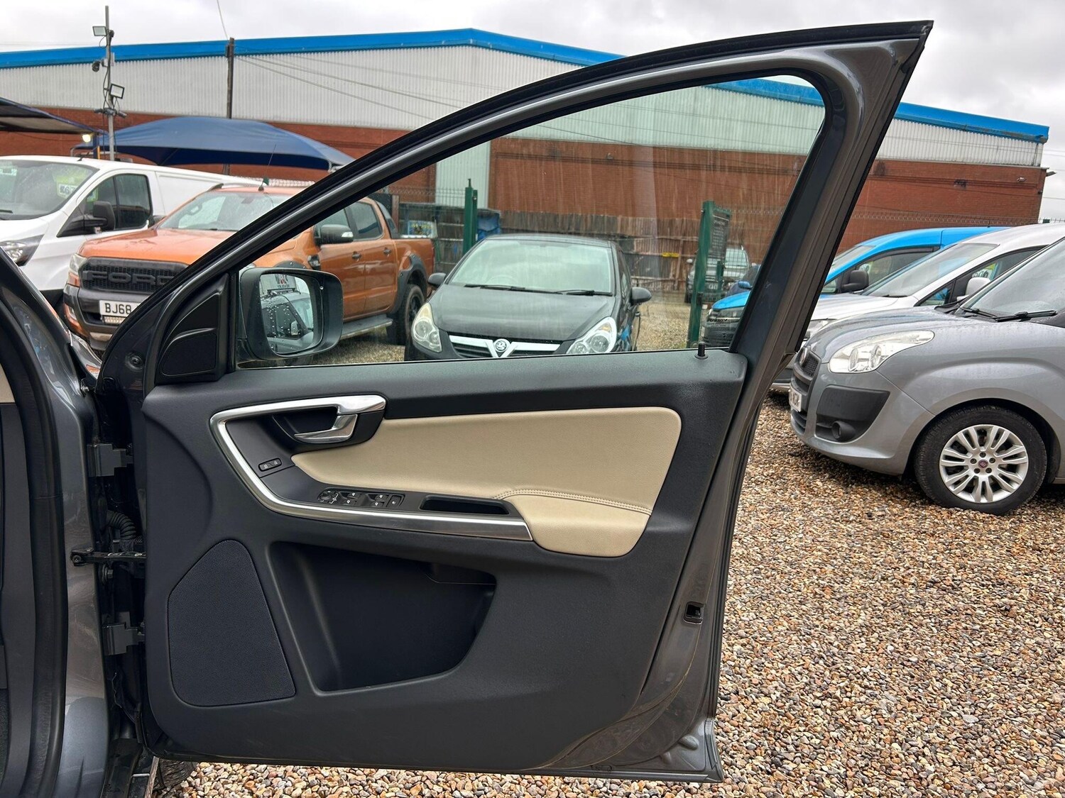 Used Volvo XC60 2015 for sale - 76001276: Photo 61