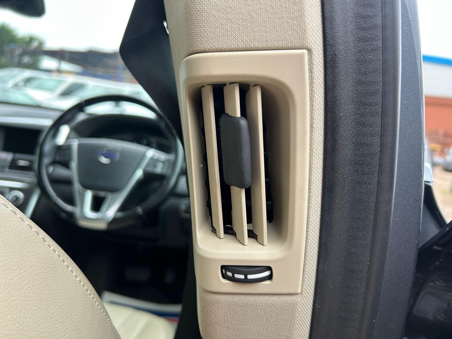 Used Volvo XC60 2015 for sale - 76001276: Photo 72