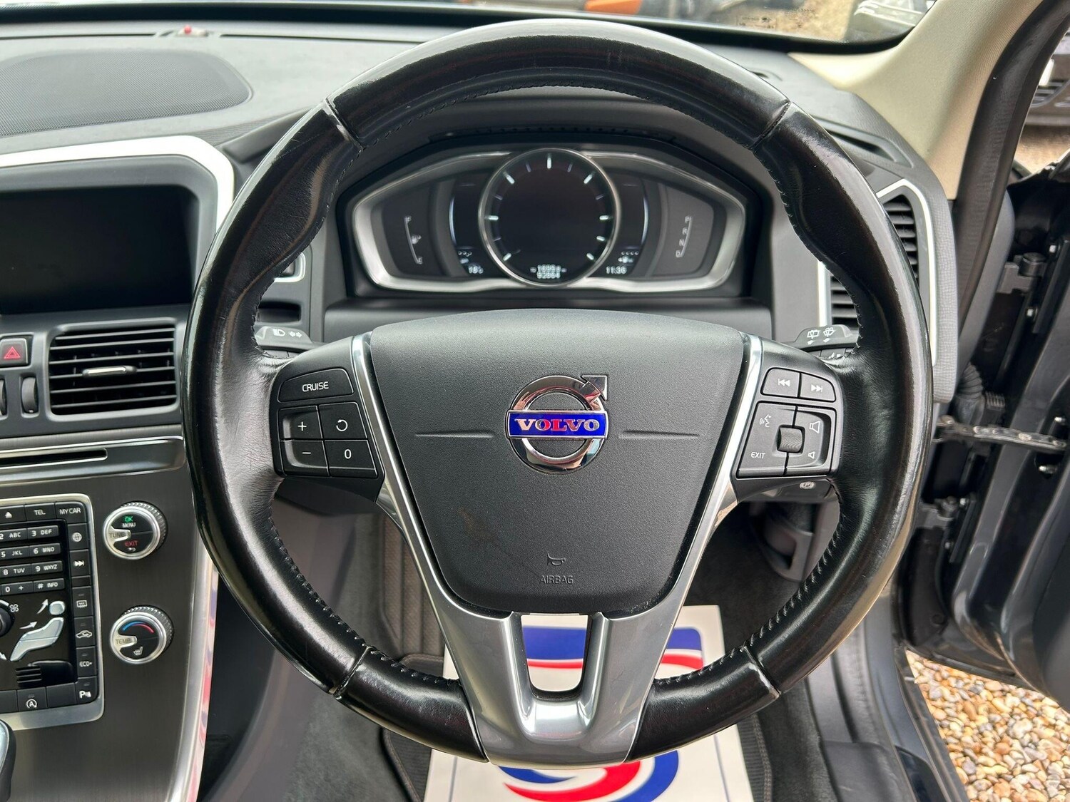 Used Volvo XC60 2015 for sale - 76001276: Photo 77