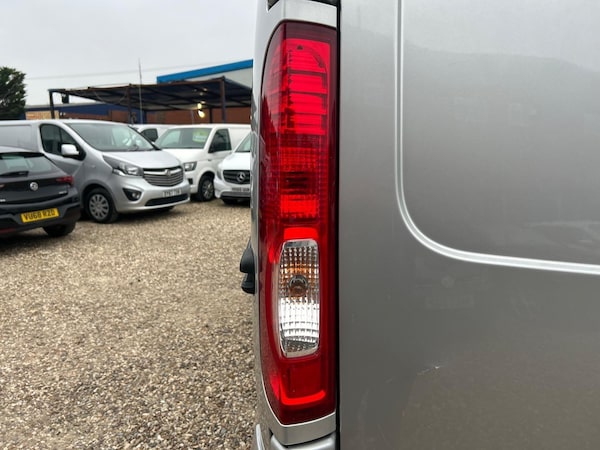 Used Vauxhall Vivaro 2013 for sale - 76296126: Photo 70