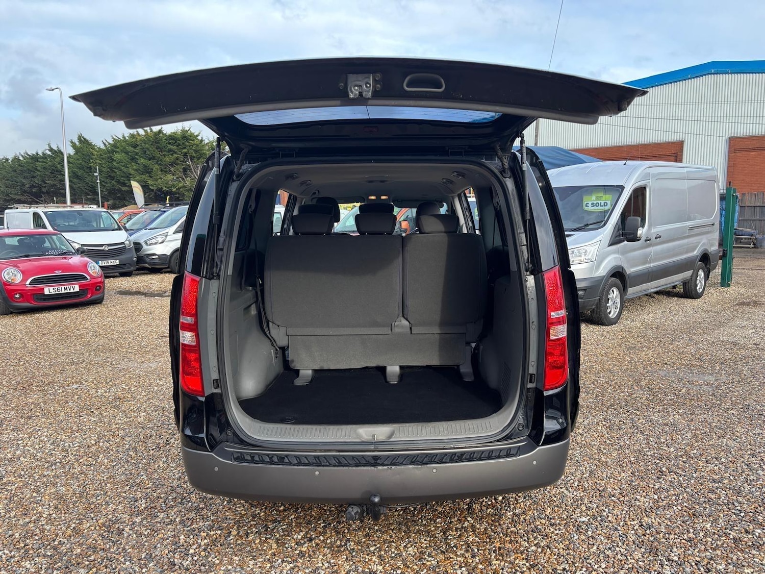 Used Hyundai i800 2017 for sale - 77386524: Photo 9