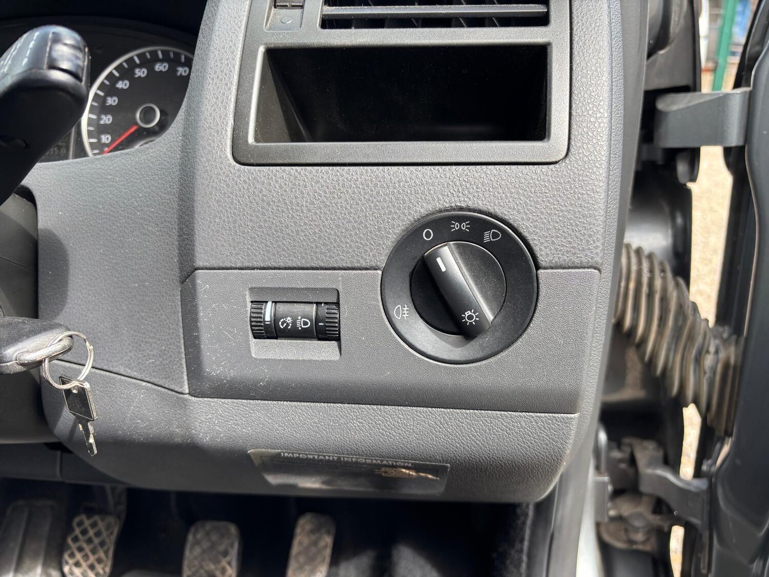 Used Volkswagen Transporter Shuttle 2010 for sale - 78220321: Photo 72