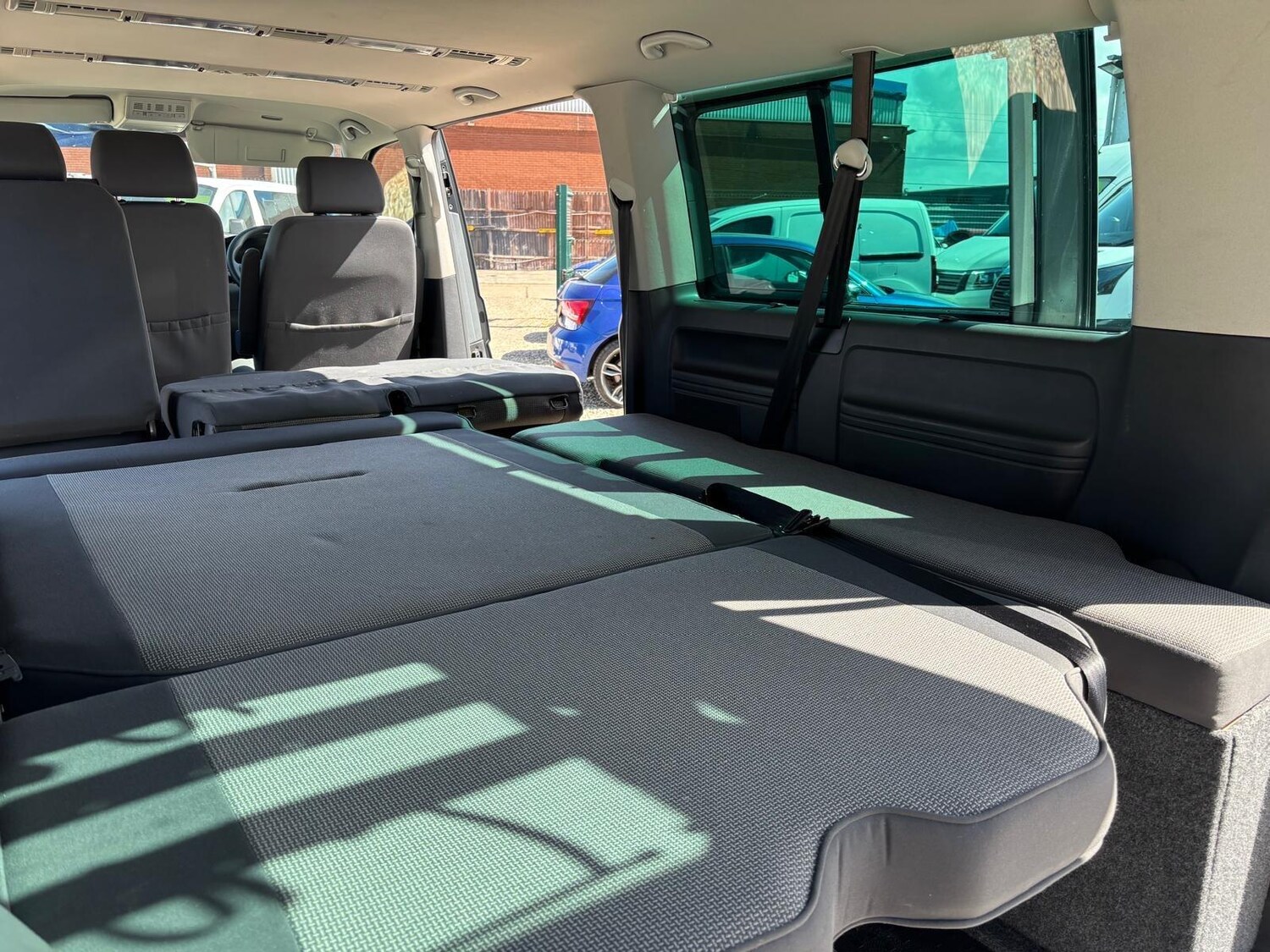 Used Volkswagen Transporter Shuttle 2010 for sale - 78220321: Photo 85