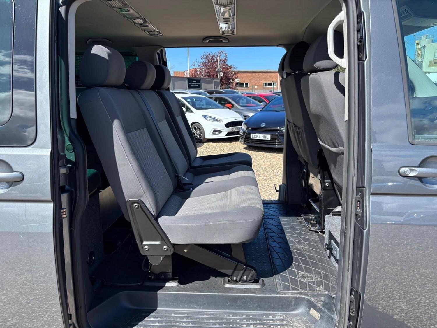 Used Volkswagen Transporter Shuttle 2010 for sale - 78220321: Photo 88