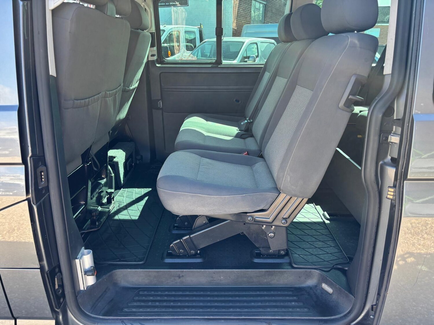 Used Volkswagen Transporter Shuttle 2010 for sale - 78220321: Photo 89