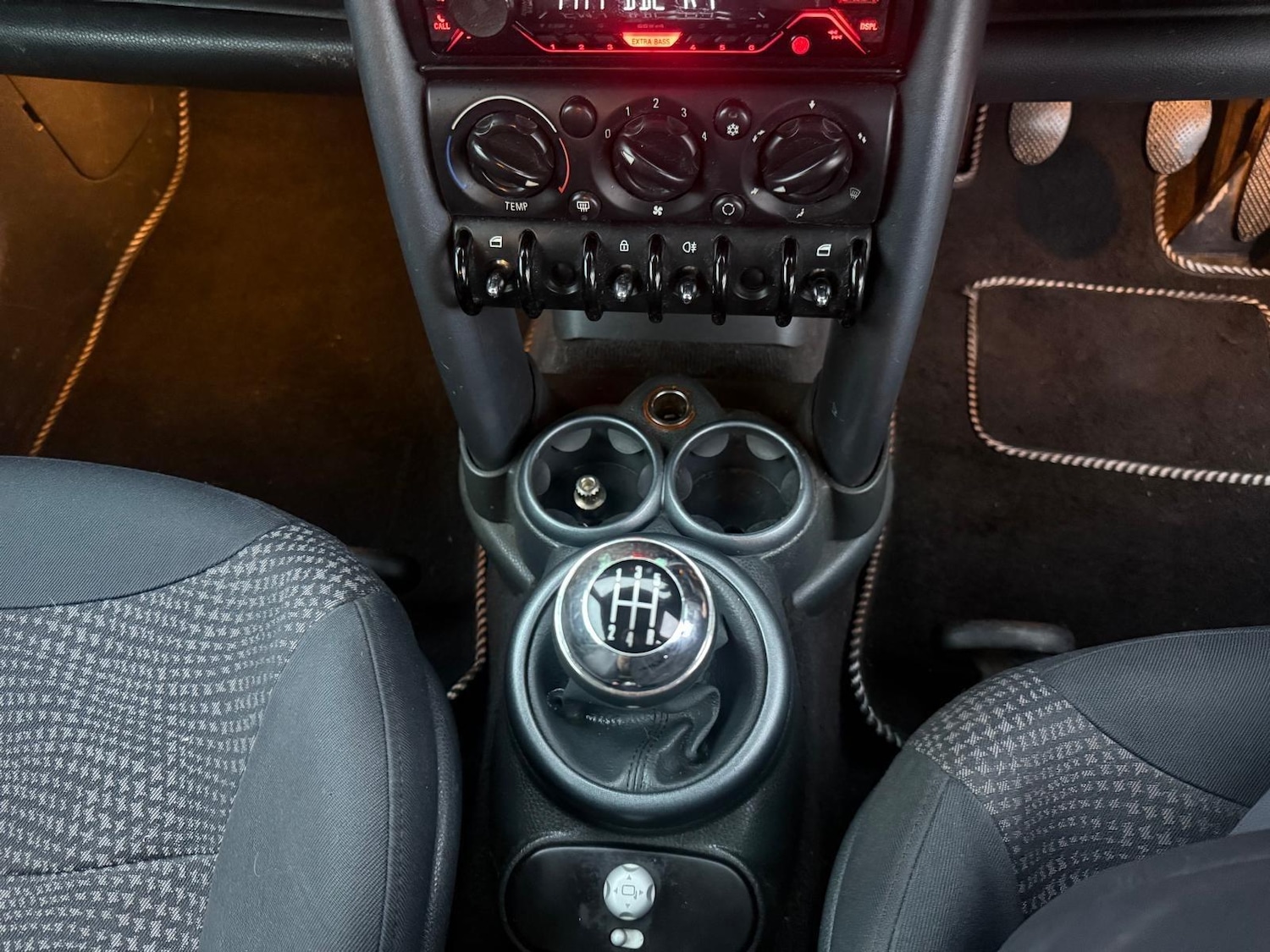 Used MINI Hatch 2004 for sale - 76866046: Photo 18