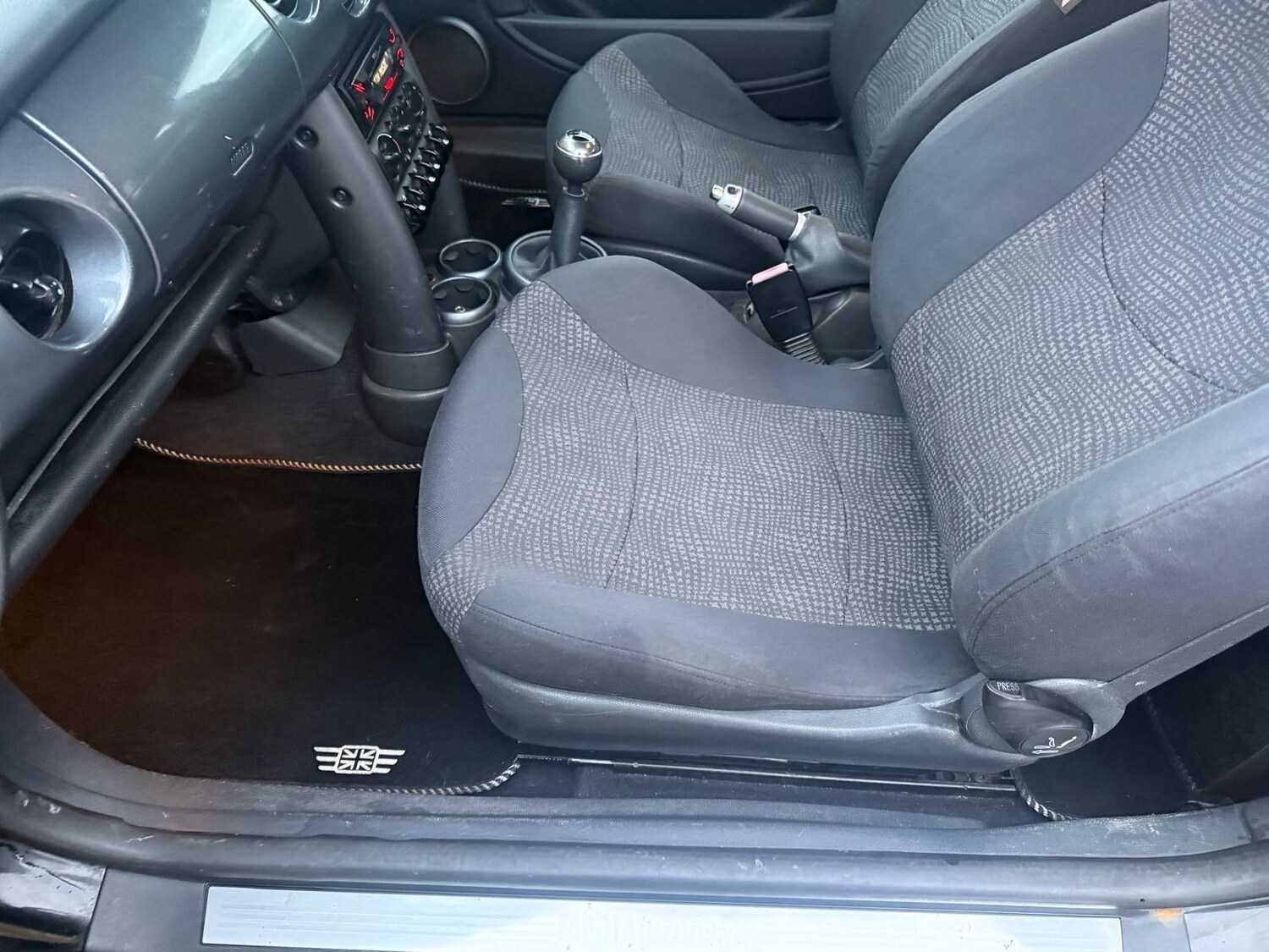 Used MINI Hatch 2004 for sale - 76866046: Photo 49