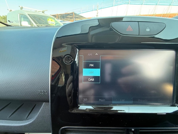 Used Renault Clio 2018 for sale - 75520034: Photo 35