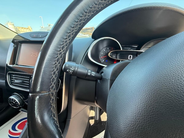 Used Renault Clio 2018 for sale - 75520034: Photo 39