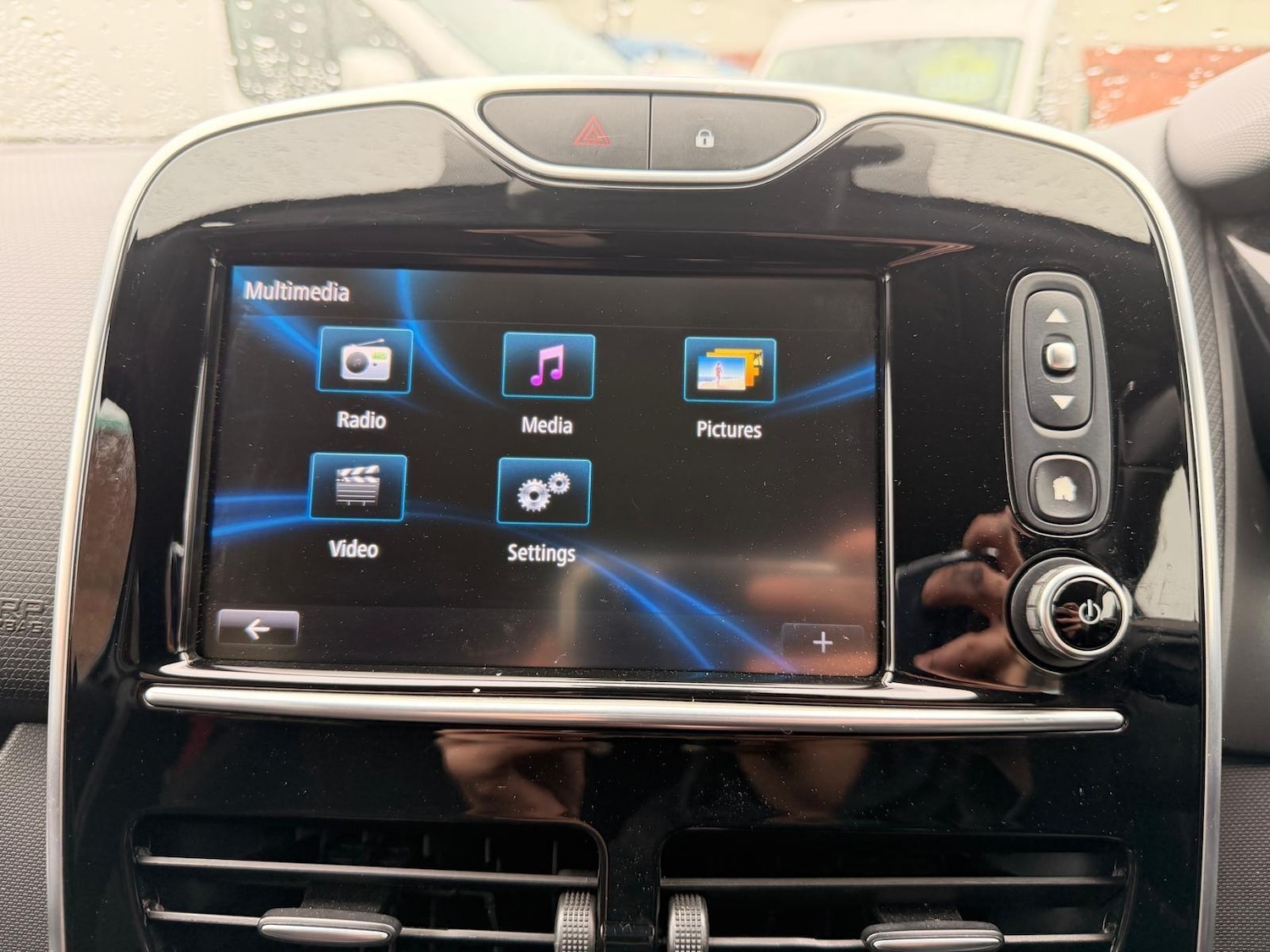 Used Renault Clio for sale - 78205359: Photo 40