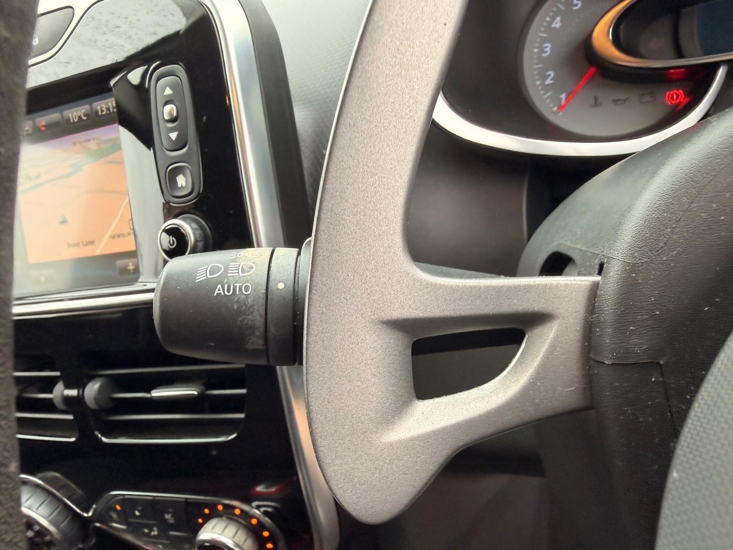 Used Renault Clio for sale - 78205359: Photo 44