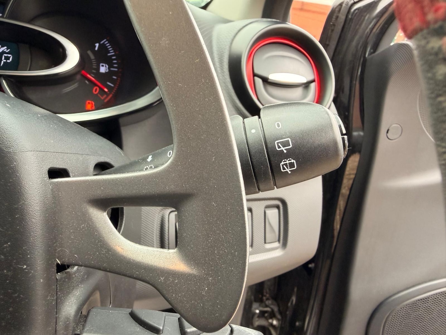 Used Renault Clio for sale - 78205359: Photo 45